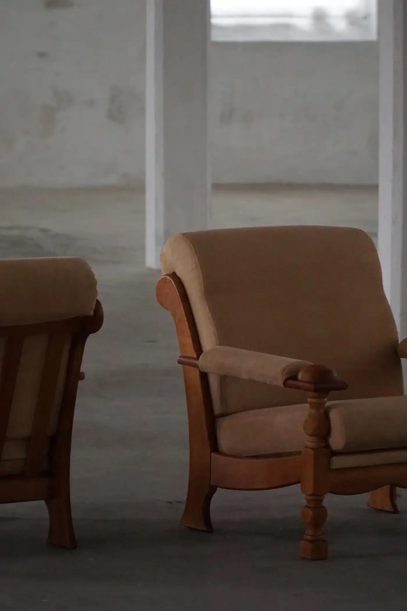 Set_of_2_Henning_Kjærnulf_Armchairs_in_Oak_and_Alcantara,_Danish_Modern_Design
