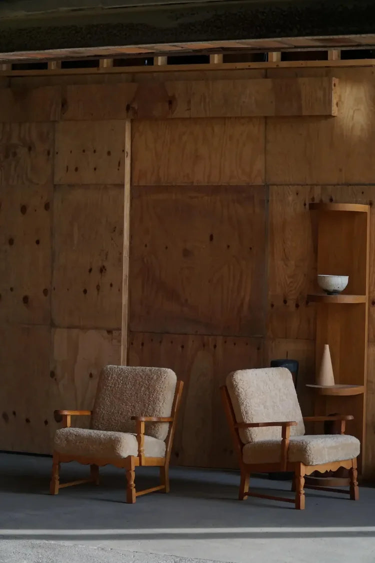 Set_of_2_Henning_Kjærnulf_Danish_Modern_Lounge_Chairs_in_Oak_and_Lambswool,_1960s