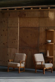 Set_of_2_Henning_Kjærnulf_Danish_Modern_Lounge_Chairs_in_Oak_and_Lambswool,_1960s