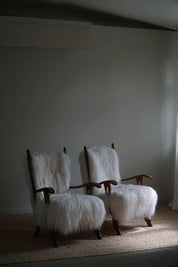 Set_of_2_Henning_Kjærnulf_Oak_Armchairs_with_Icelandic_Sheepskin,_Denmark_1950s