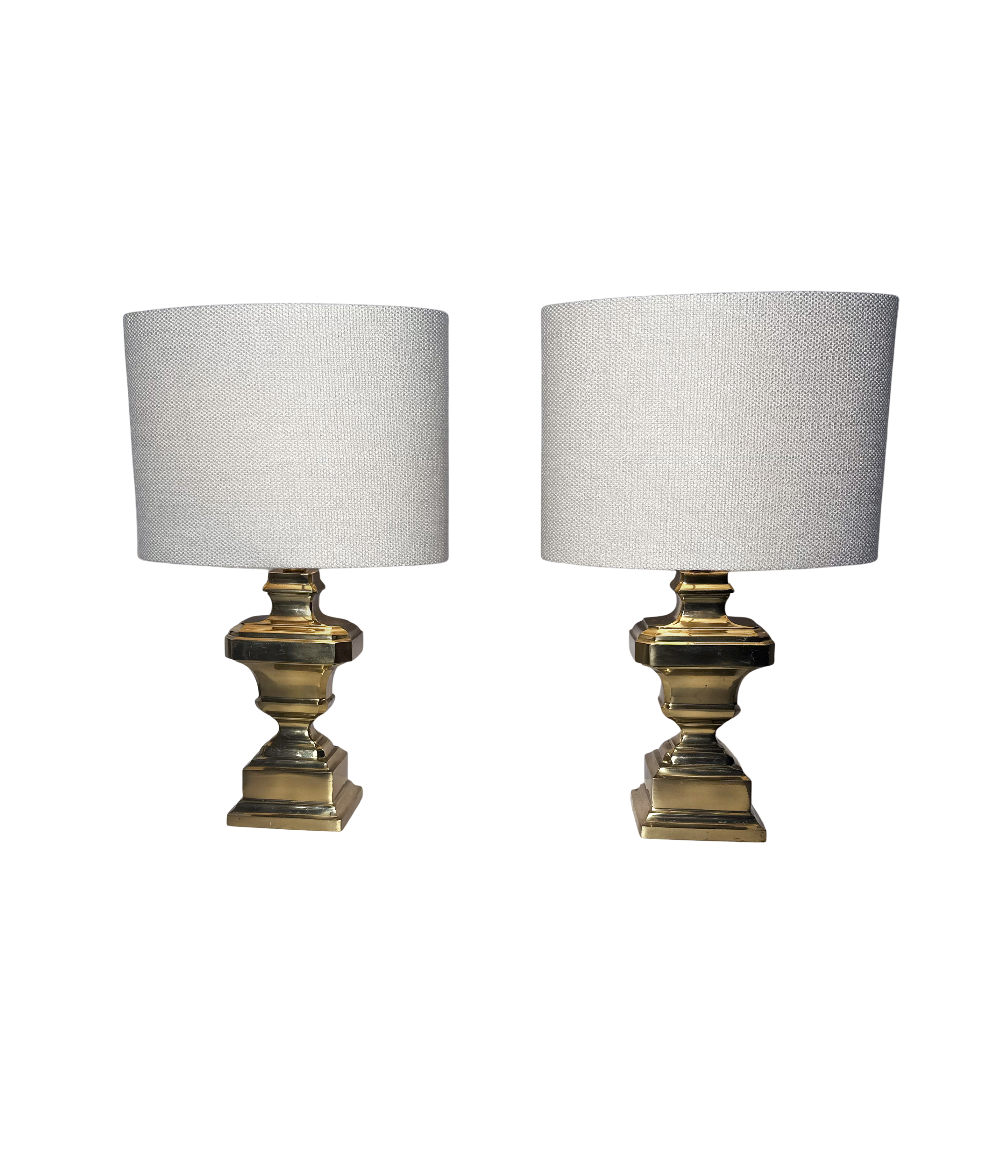 Set_of_2_Italian_Brass_Table_Lamps_with_Bouclé_Shades,_Mid_Century_Modern_Lighting,_1950s