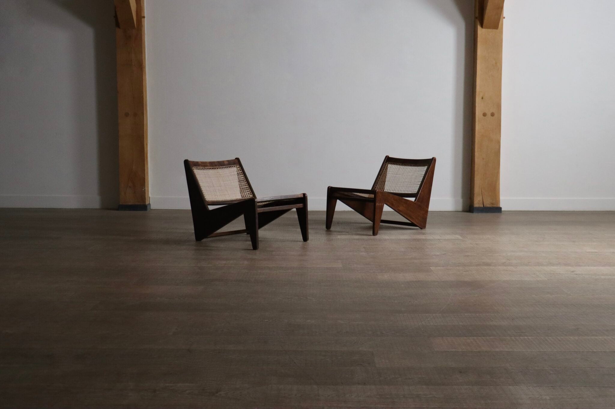 Set_of_2_Kangaroo_Chairs_PJ-SI-59_by_Pierre_Jeanneret_1955_India
