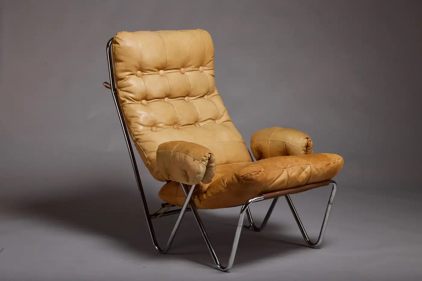 Set_of_2_Leather_Lounge_Chairs_Tubular_Frame_from_1960s_Norway