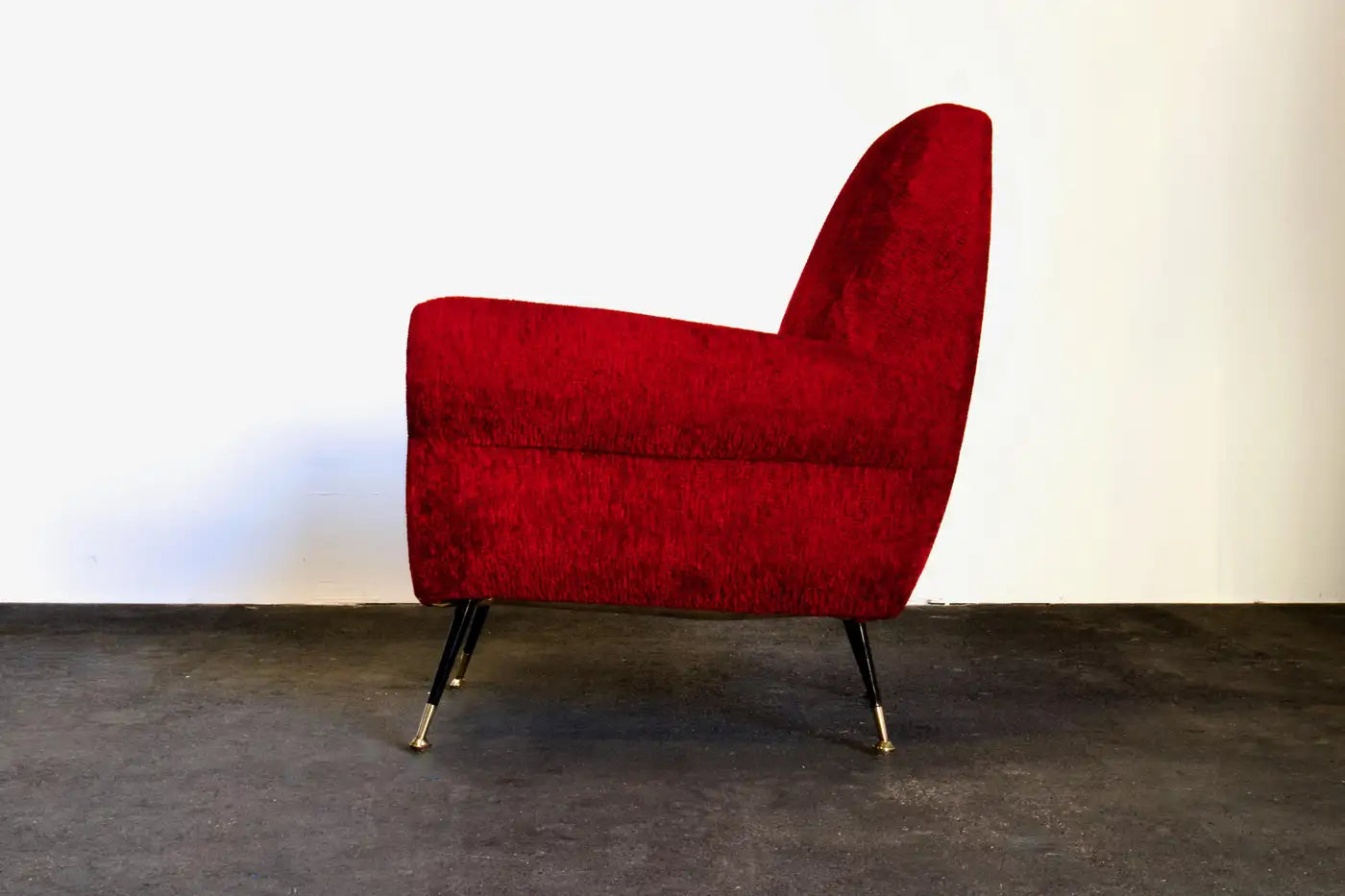 Set_of_2_Lounge_Armchairs,_Gigi_Radice,_Minotti,_Red_Fabric,_1950s,_Italy