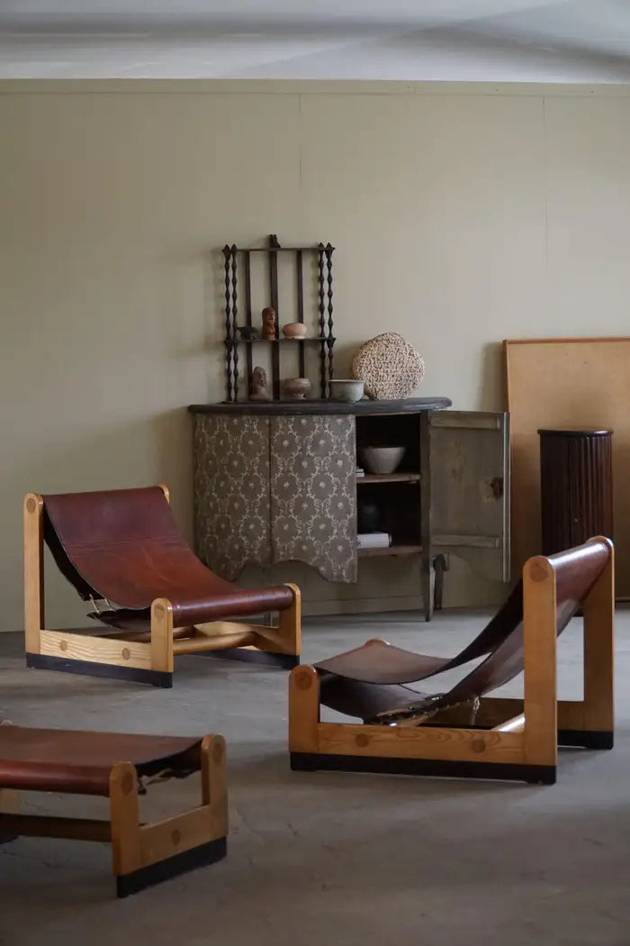 Set_of_2_Lounge_Chairs_and_Ottmans_in_Leather_&_Elm_by_Francesco_Lucianetti,_Italian_Modern,_1960s