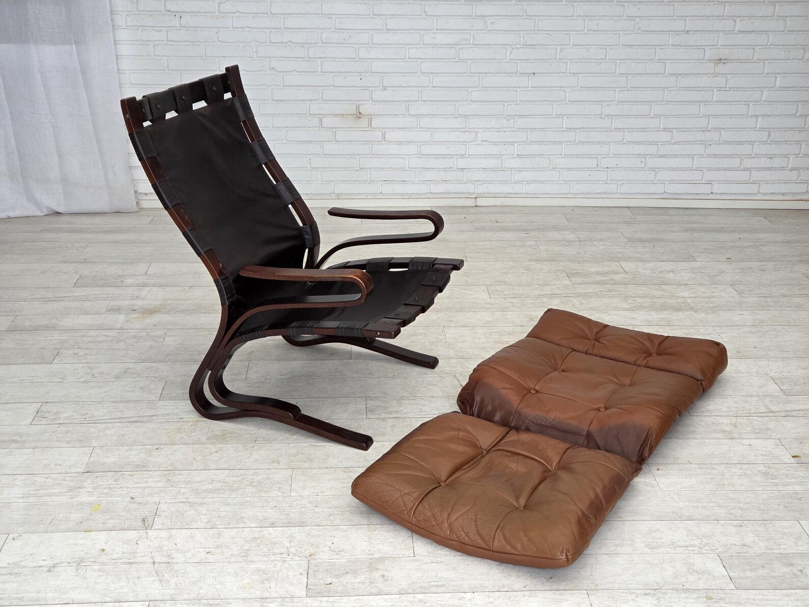 Set_of_2_Lounge_Chairs_by_Else_Poulsson_and_Footstool,_1970s_Norway