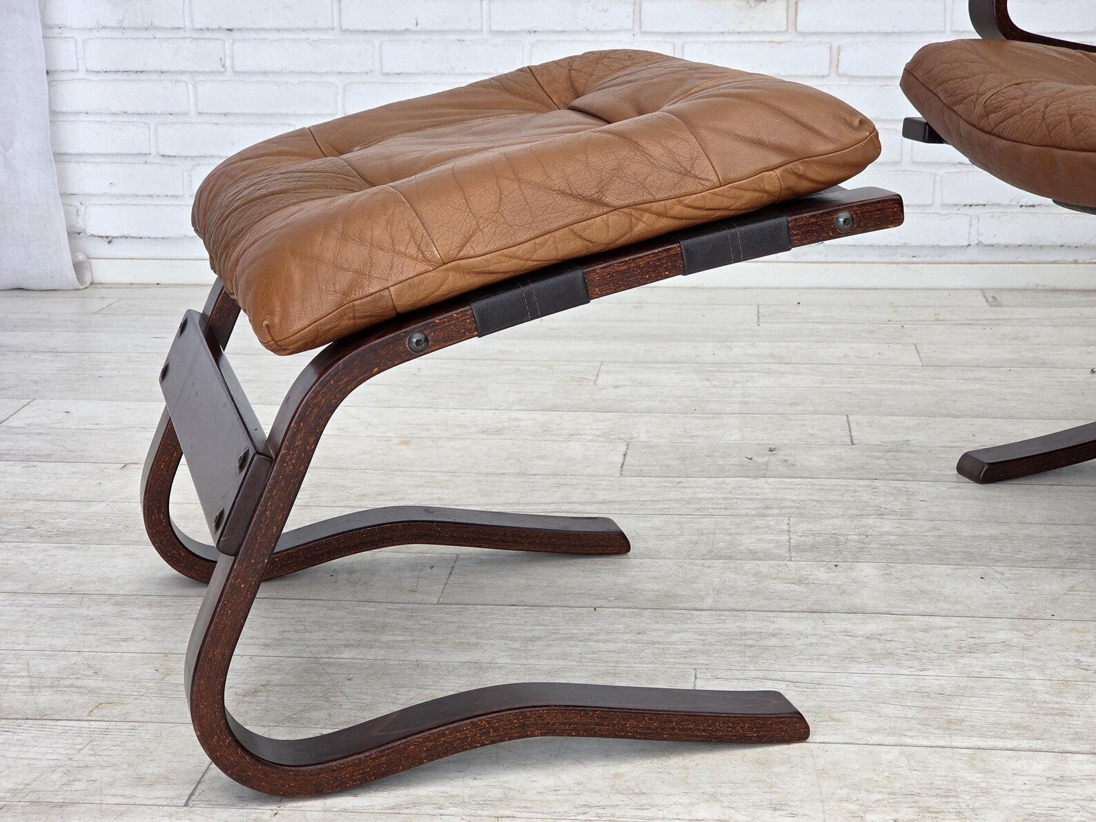 Set_of_2_Lounge_Chairs_by_Else_Poulsson_and_Footstool,_1970s_Norway