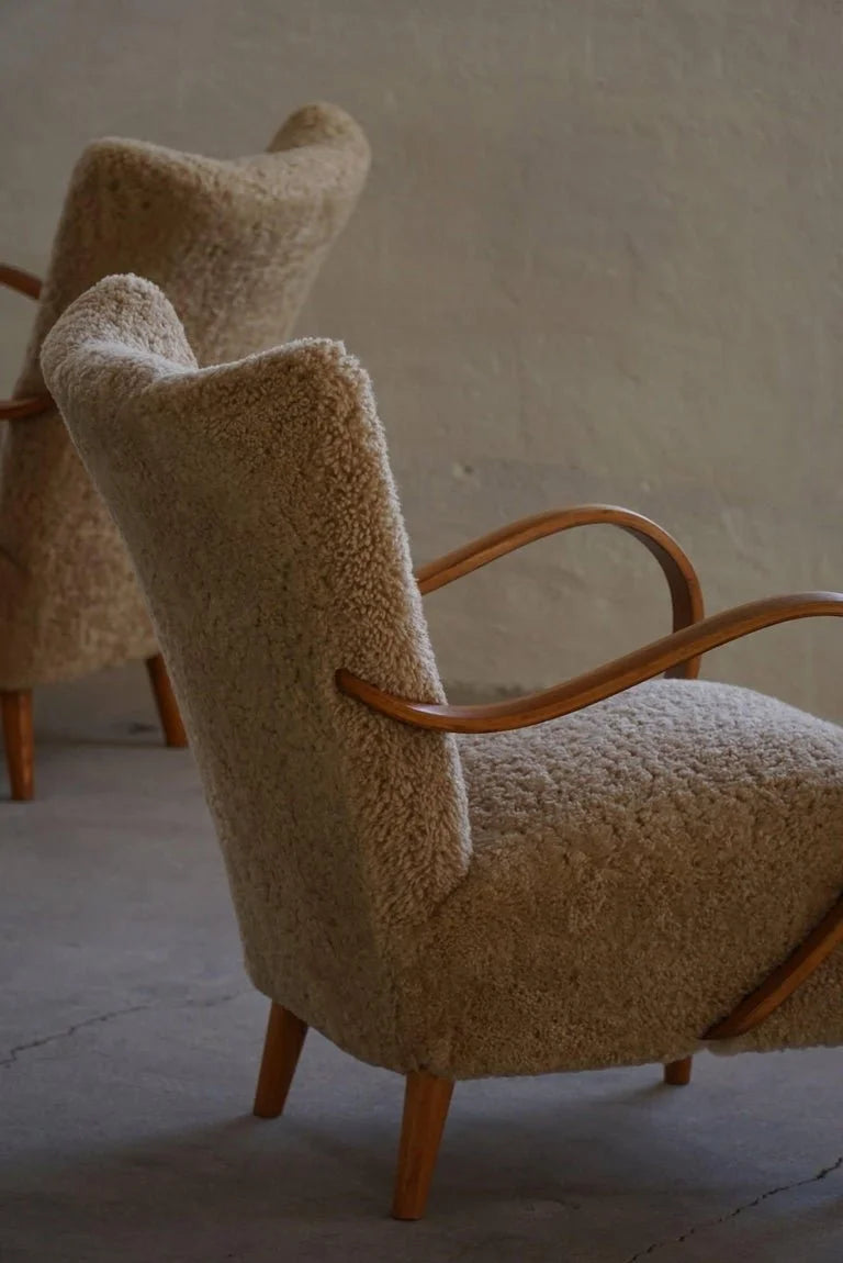 Set_of_2_Lounge_Chairs_in_Elm_&_Lambswool_in_Swedish_Mid_Century_Modern,_1960s