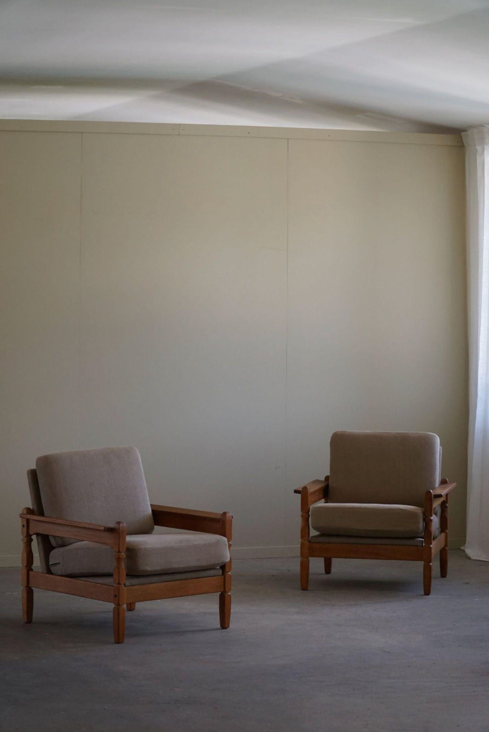 Set_of_2_Lounge_Chairs_in_Oak_&_Linen,_Henning_Kjærnulf,_Danish_Modern,_1960s