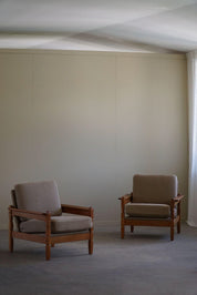 Set_of_2_Lounge_Chairs_in_Oak_&_Linen,_Henning_Kjærnulf,_Danish_Modern,_1960s