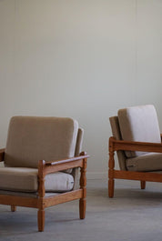 Set_of_2_Lounge_Chairs_in_Oak_&_Linen,_Henning_Kjærnulf,_Danish_Modern,_1960s