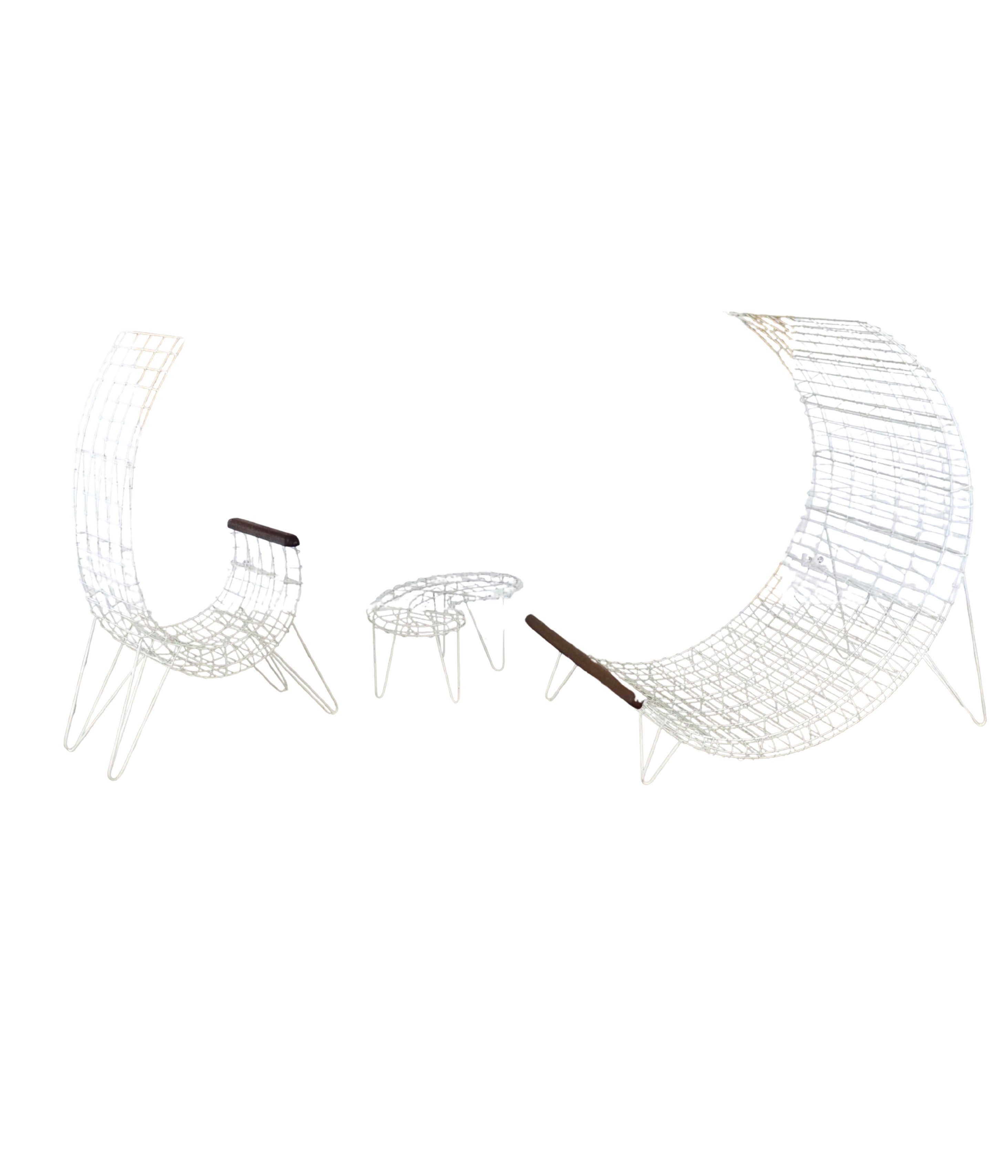 Set_of_2_Mid_Century_Sculptural_garden_chairs_and_table,_Italy_1970s