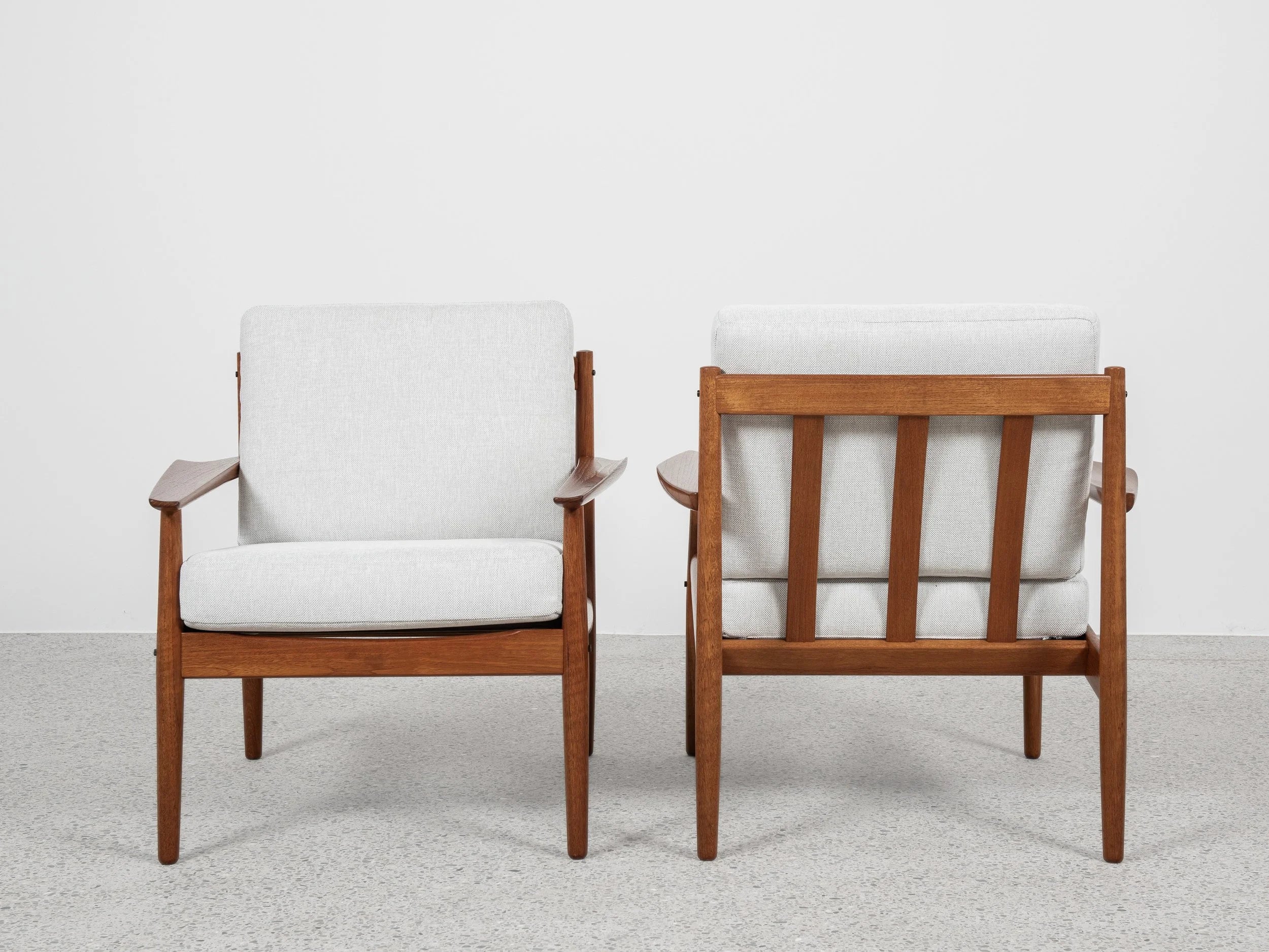 Set_of_2_Midcentury_easy_chairs_by_Arne_Vodder_for_Glostrup_1960s