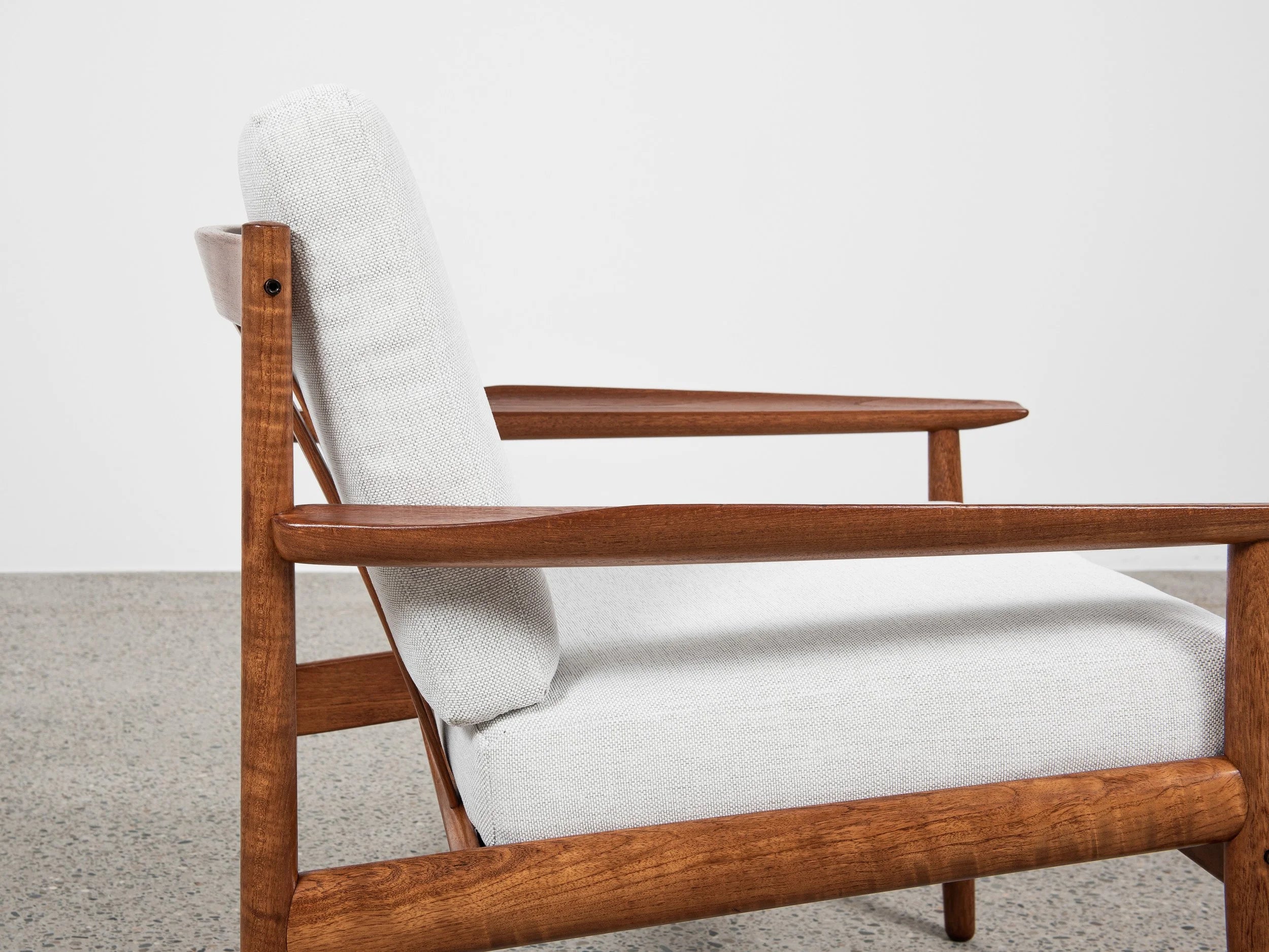Set_of_2_Midcentury_easy_chairs_by_Arne_Vodder_for_Glostrup_1960s