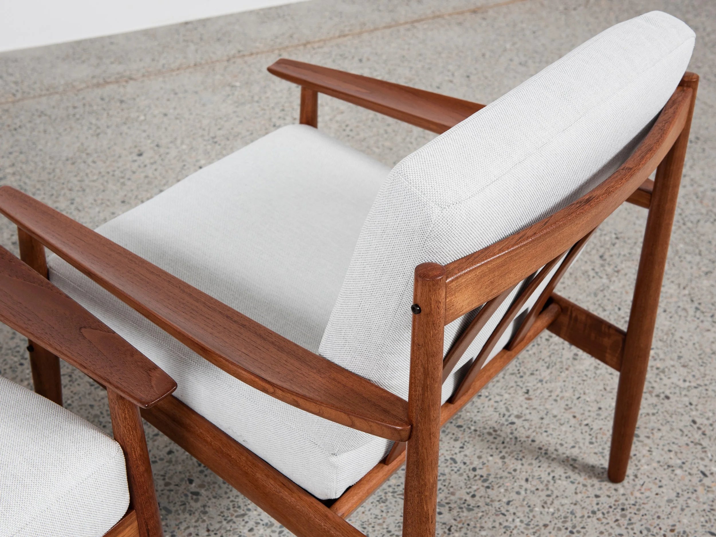 Set_of_2_Midcentury_easy_chairs_by_Arne_Vodder_for_Glostrup_1960s