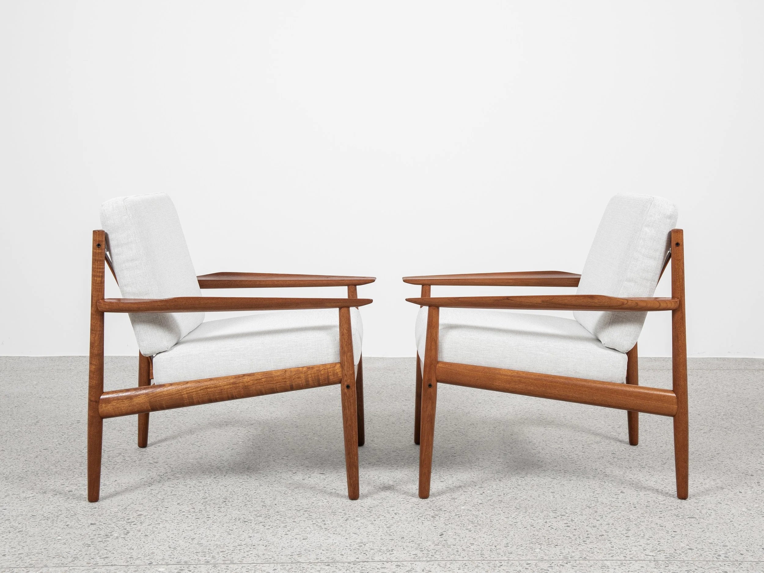 Set_of_2_Midcentury_easy_chairs_by_Arne_Vodder_for_Glostrup_1960s