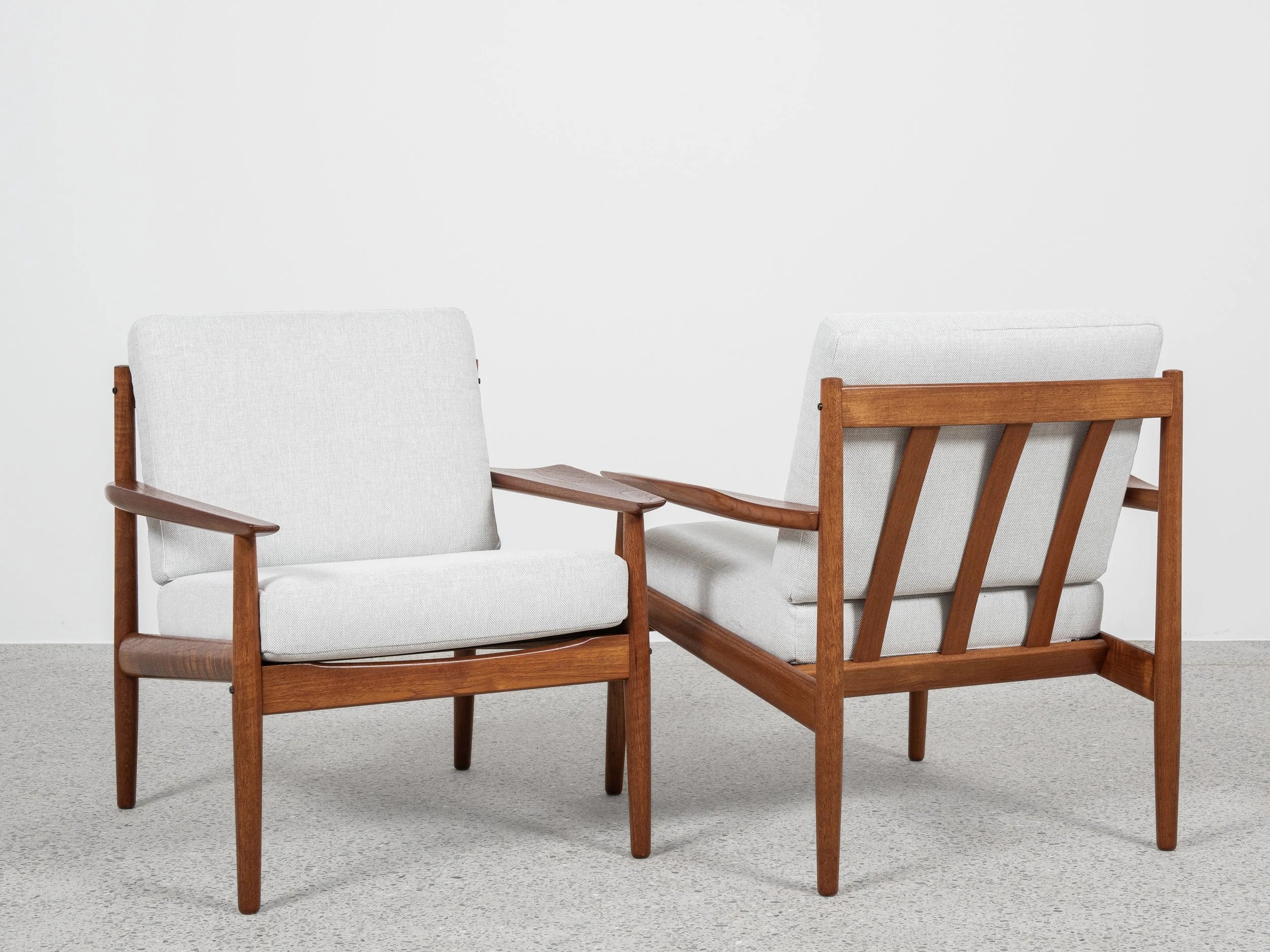 Set_of_2_Midcentury_easy_chairs_by_Arne_Vodder_for_Glostrup_1960s
