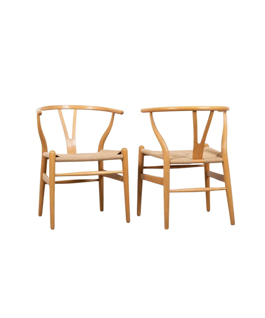 Set_of_2_Midcentury_original_Wishbone_Chairs_by_Hans_Wegner_for_Carl_Hansen_&_Søn