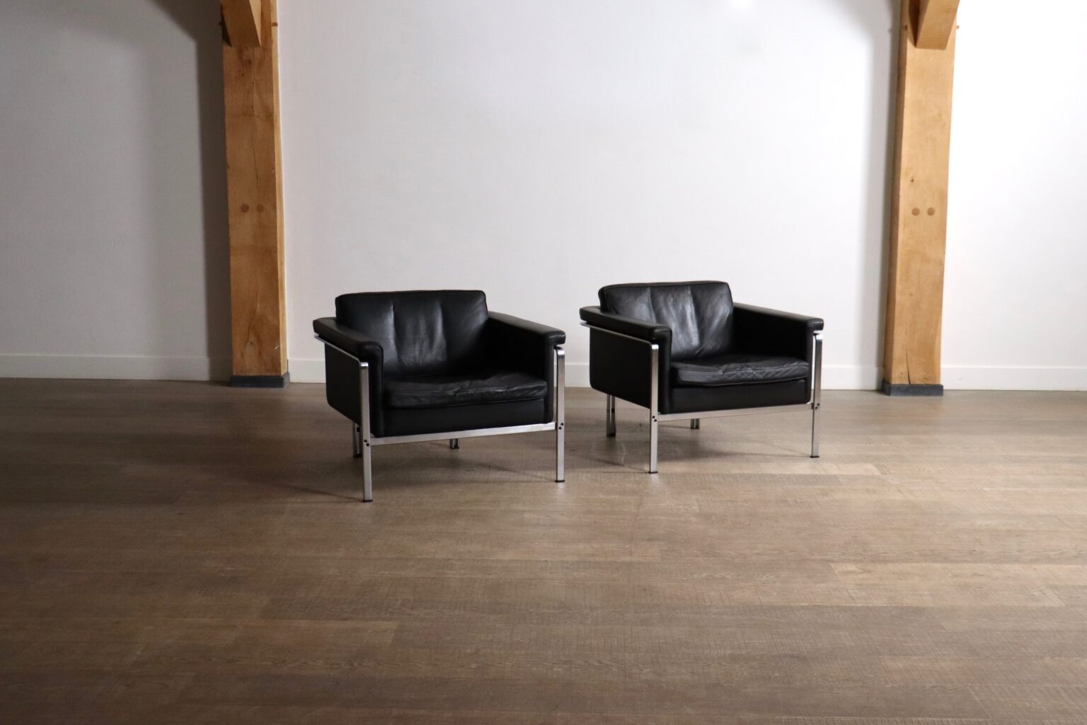 Set_of_2_Model_6912_Lounge_Chairs_by_Horst_Brüning_for_Kill_International,_Black_Leather,_Germany,_1967