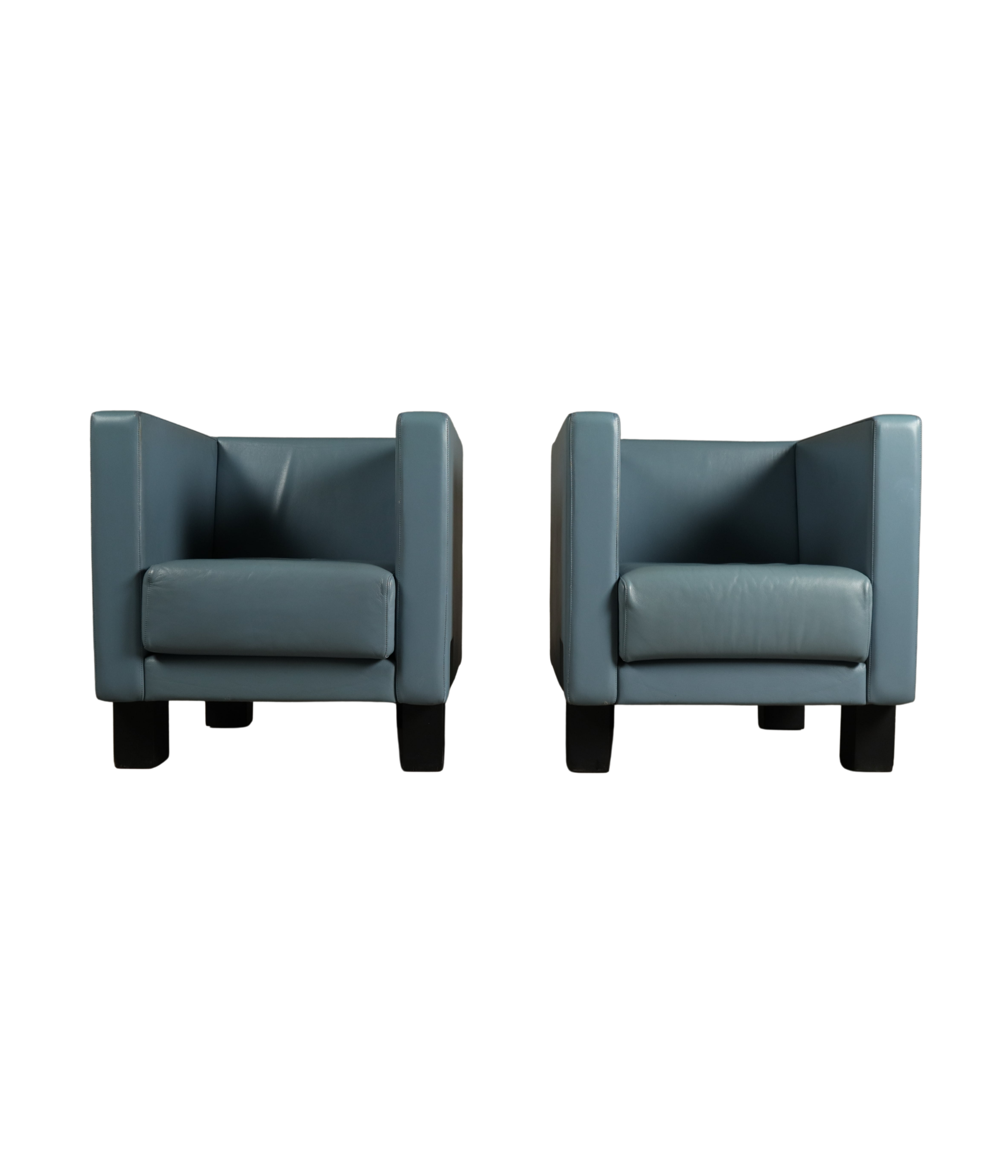 Set_of_2_Moji_Armchairs_by_Shigeru_Uchida_for_Poltrona_Frau