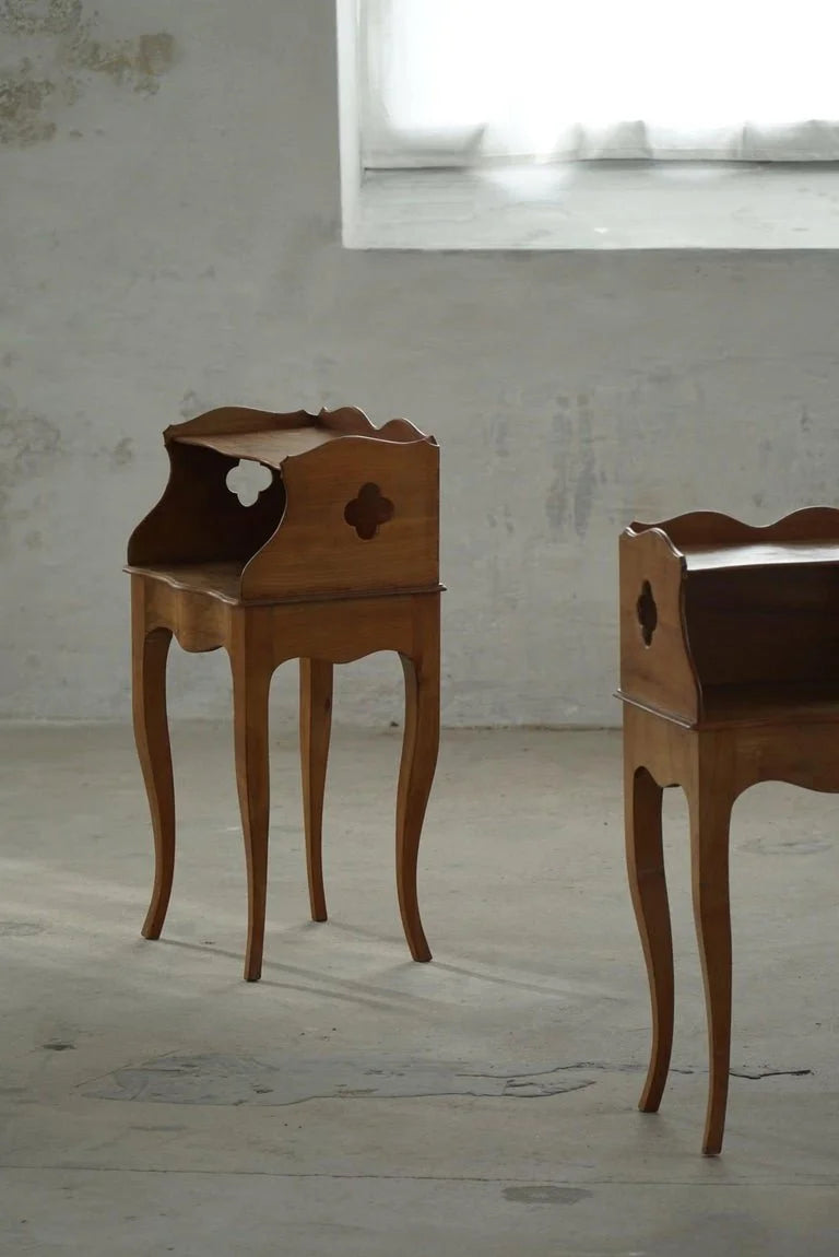 Set_of_2_Nightstands_in_Nutwood_in_Danish_Modern,_1940s