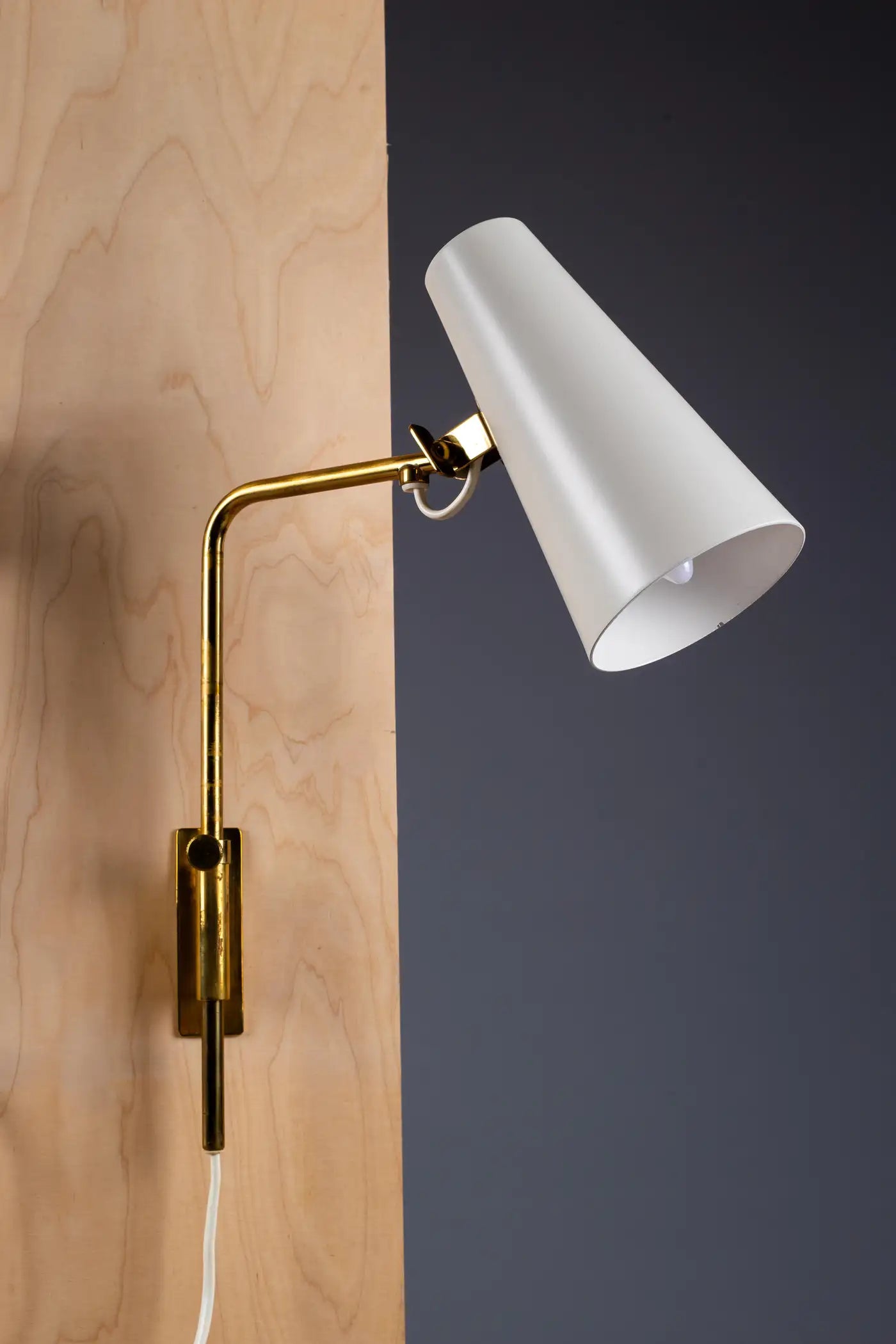 Set_of_2_Paavo_Tynell_Wall_Sconces_Model_9459_for_Idman_Oy,_1950s,_Finland