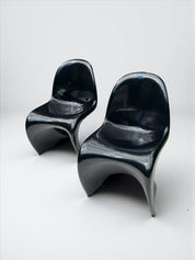 Set_of_2_Panton_Verner_Fibreglass_S_Chairs_in_Black_for_Herman_Miller,_W._Germany_1971