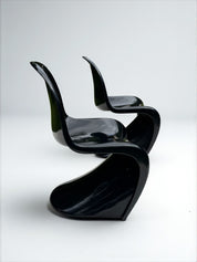 Set_of_2_Panton_Verner_Fibreglass_S_Chairs_in_Black_for_Herman_Miller,_W._Germany_1971
