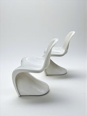 Set_of_2_Panton_Verner_Fibreglass_S_Chairs_in_White_for_Herman_Miller,_W._Germany_1973