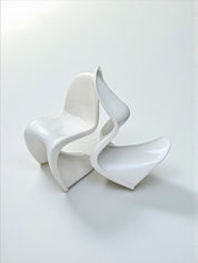 Set_of_2_Panton_Verner_Fibreglass_S_Chairs_in_White_for_Herman_Miller,_W._Germany_1973