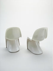 Set_of_2_Panton_Verner_Fibreglass_S_Chairs_in_White_for_Herman_Miller,_W._Germany_1973