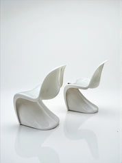 Set_of_2_Panton_Verner_Fibreglass_S_Chairs_in_White_for_Herman_Miller,_W._Germany_1973