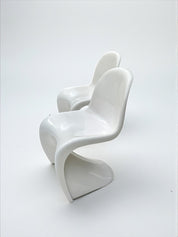 Set_of_2_Panton_Verner_Fibreglass_S_Chairs_in_White_for_Herman_Miller,_W._Germany_1973