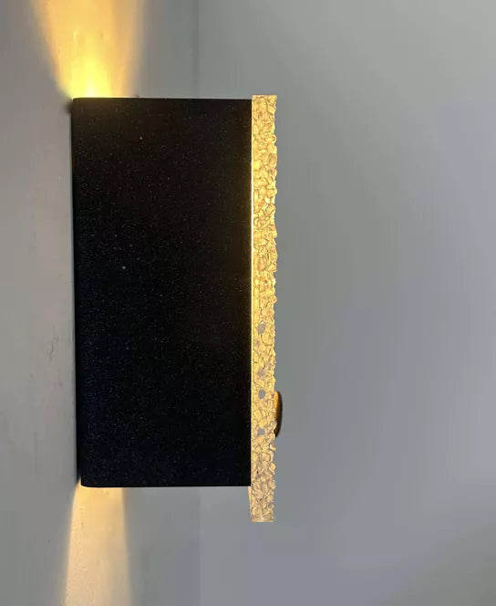 Set_of_2_Perspex_and_Black_Lacquered_Metal_Wall_Sconces,_France_1960s