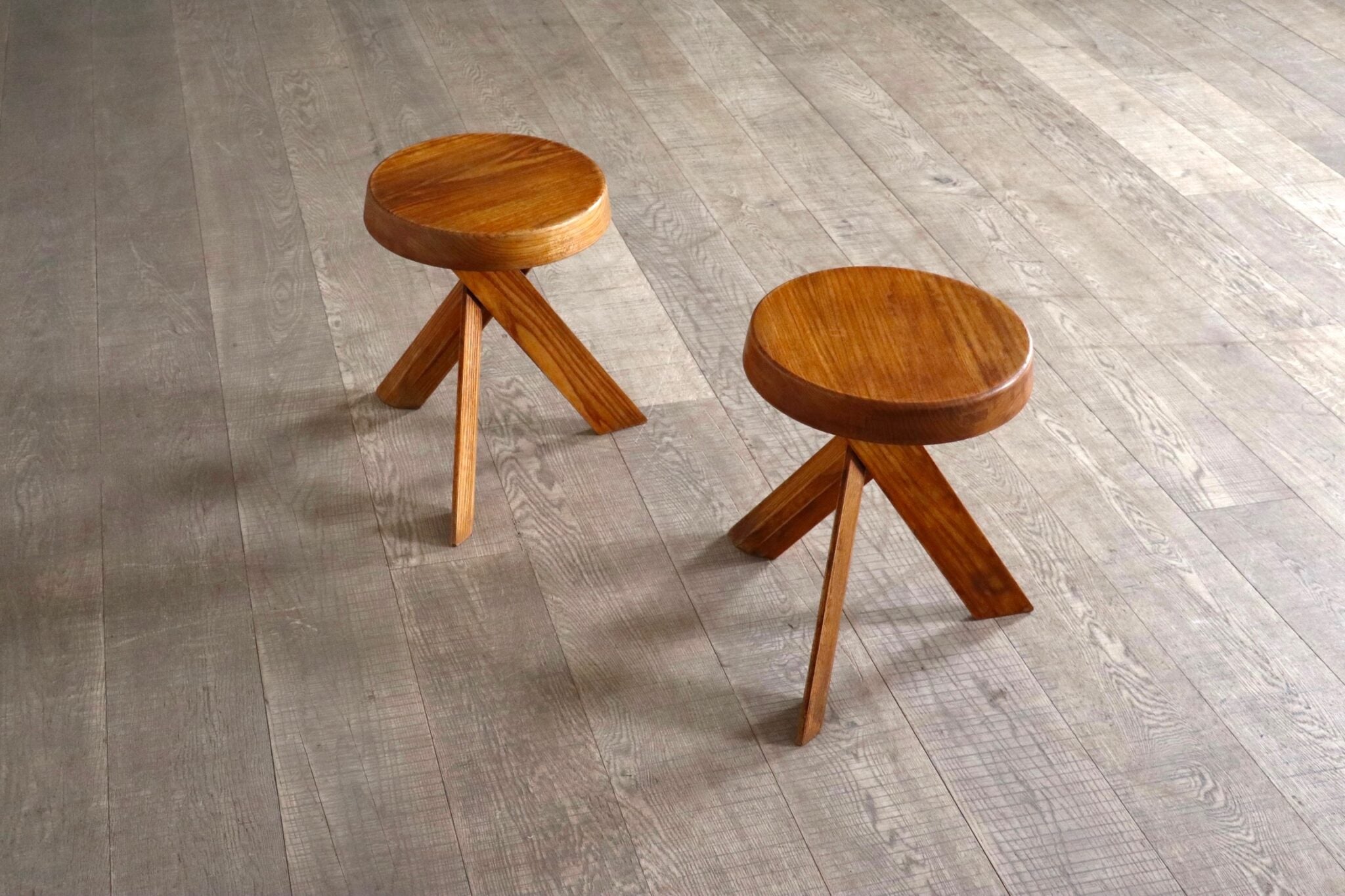 Set_of_2_Pierre_Chapo_S31_Stools_in_Solid_Elm,_France_1974