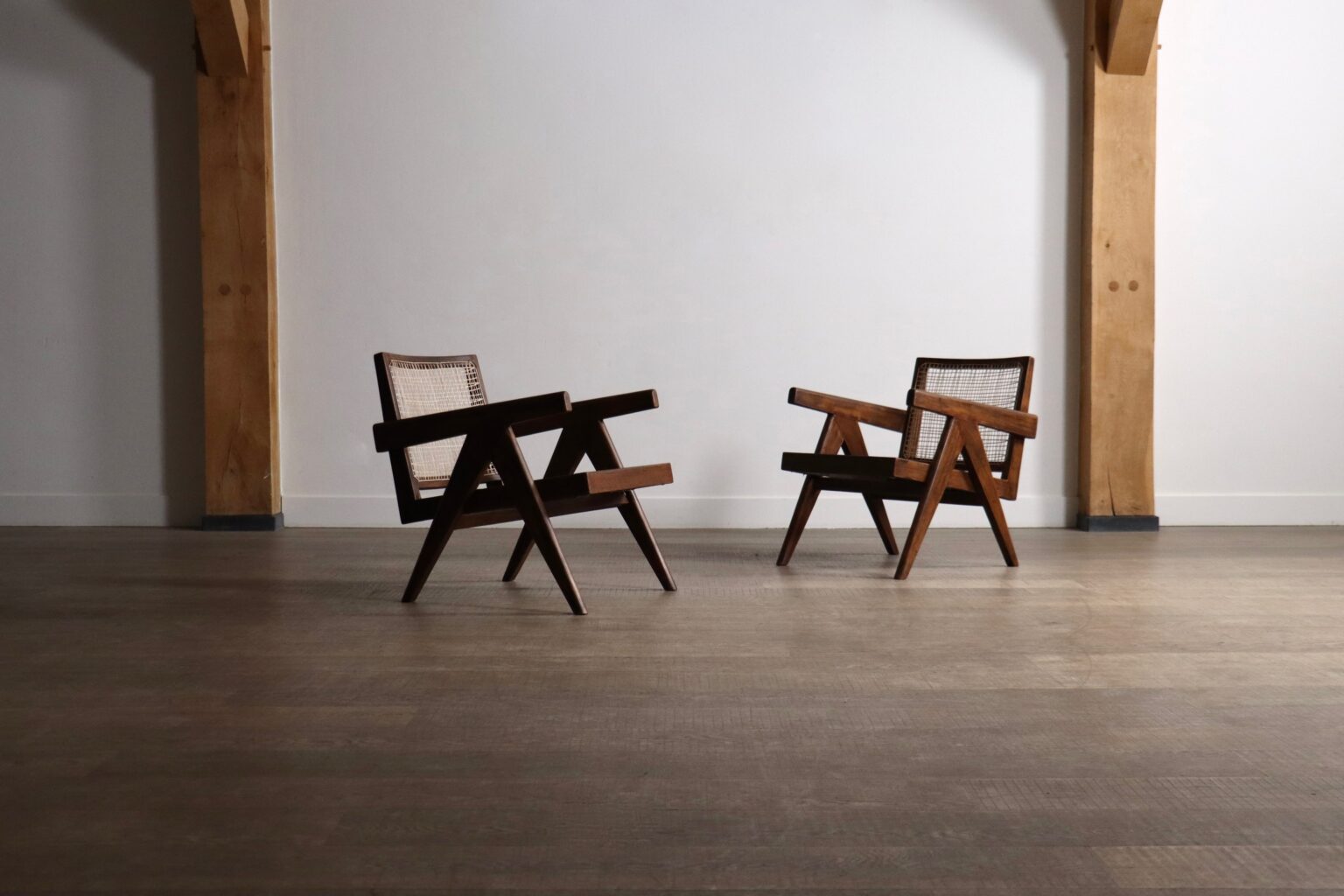 Set_of_2_Pierre_Jeanneret_PJ-SI-29-A_“Fauteuil_en_Teck”_Lounge_Chairs,_Chandigarh,_1955