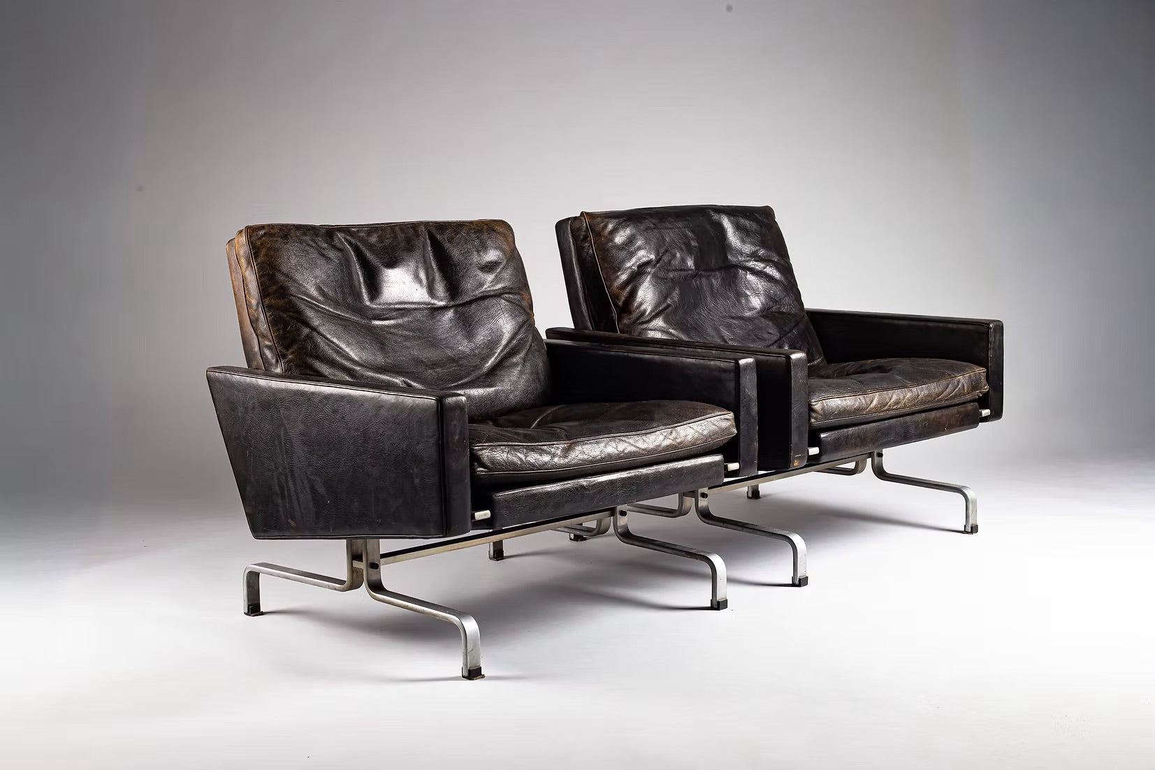 Set_of_2_Poul_Kjærholm_Early_PK31_Leather_Lounge_Chairs_for_E._Kold_Christensen
