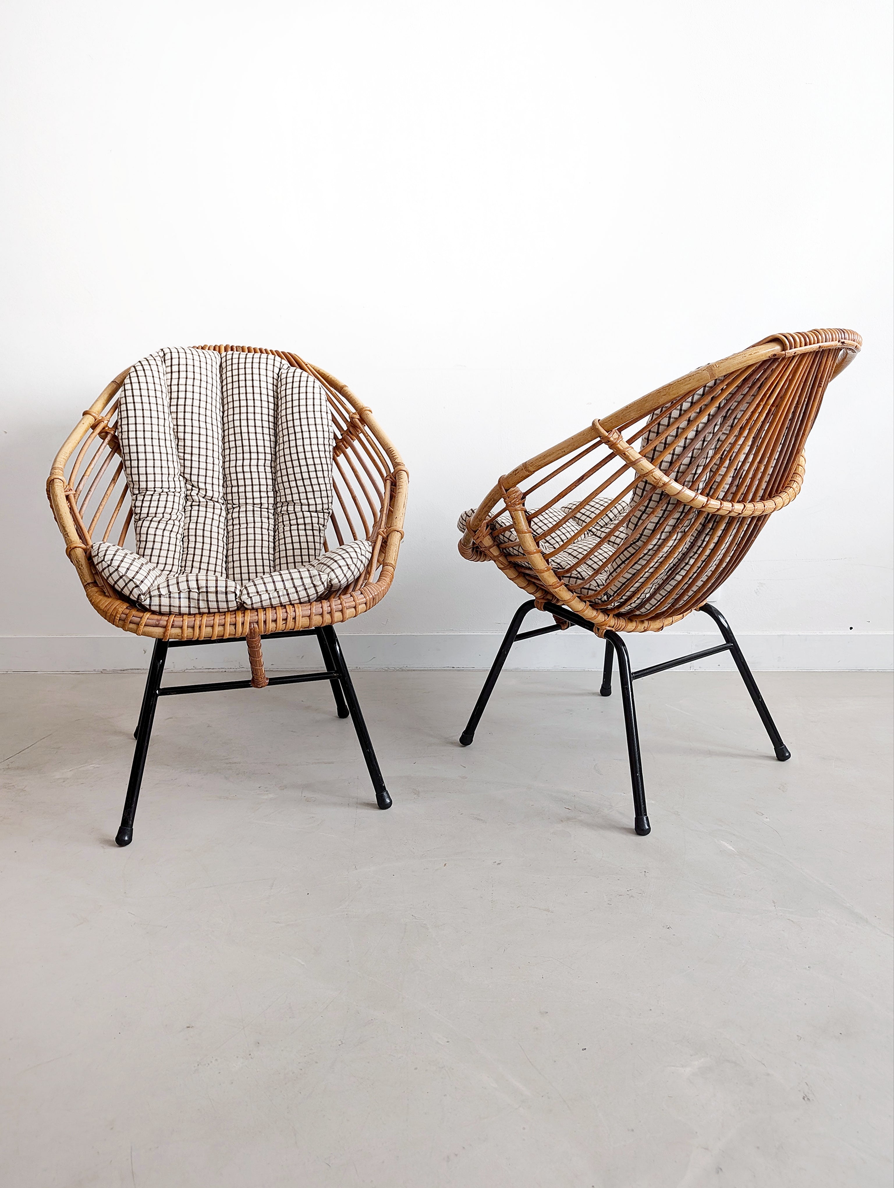 Set_of_2_Mid-Century_Rattan_Lounge_Chairs_in_the_Style_of_Rohé_Noordwolde,_1960s