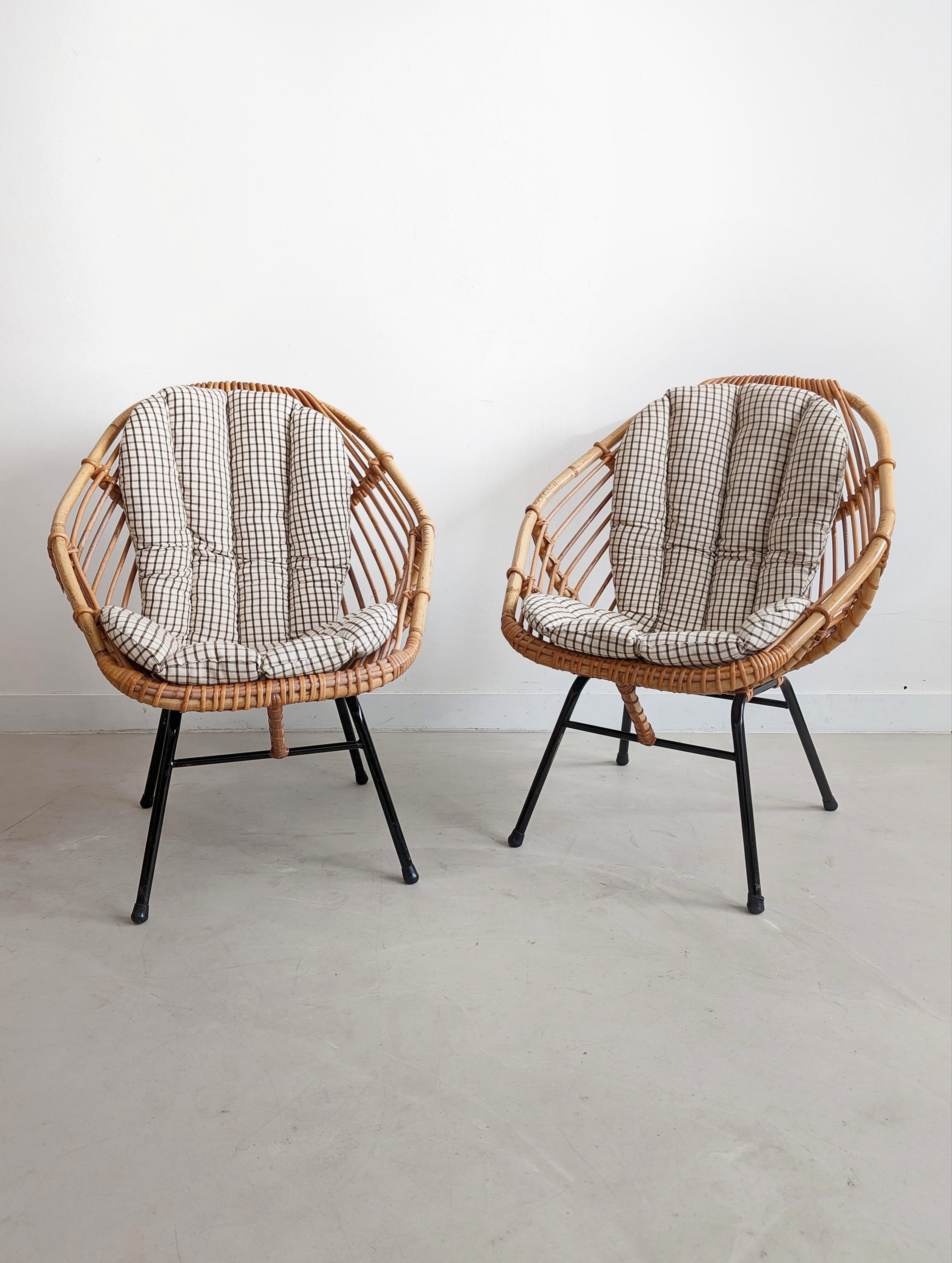Set_of_2_Mid-Century_Rattan_Lounge_Chairs_in_the_Style_of_Rohé_Noordwolde,_1960s