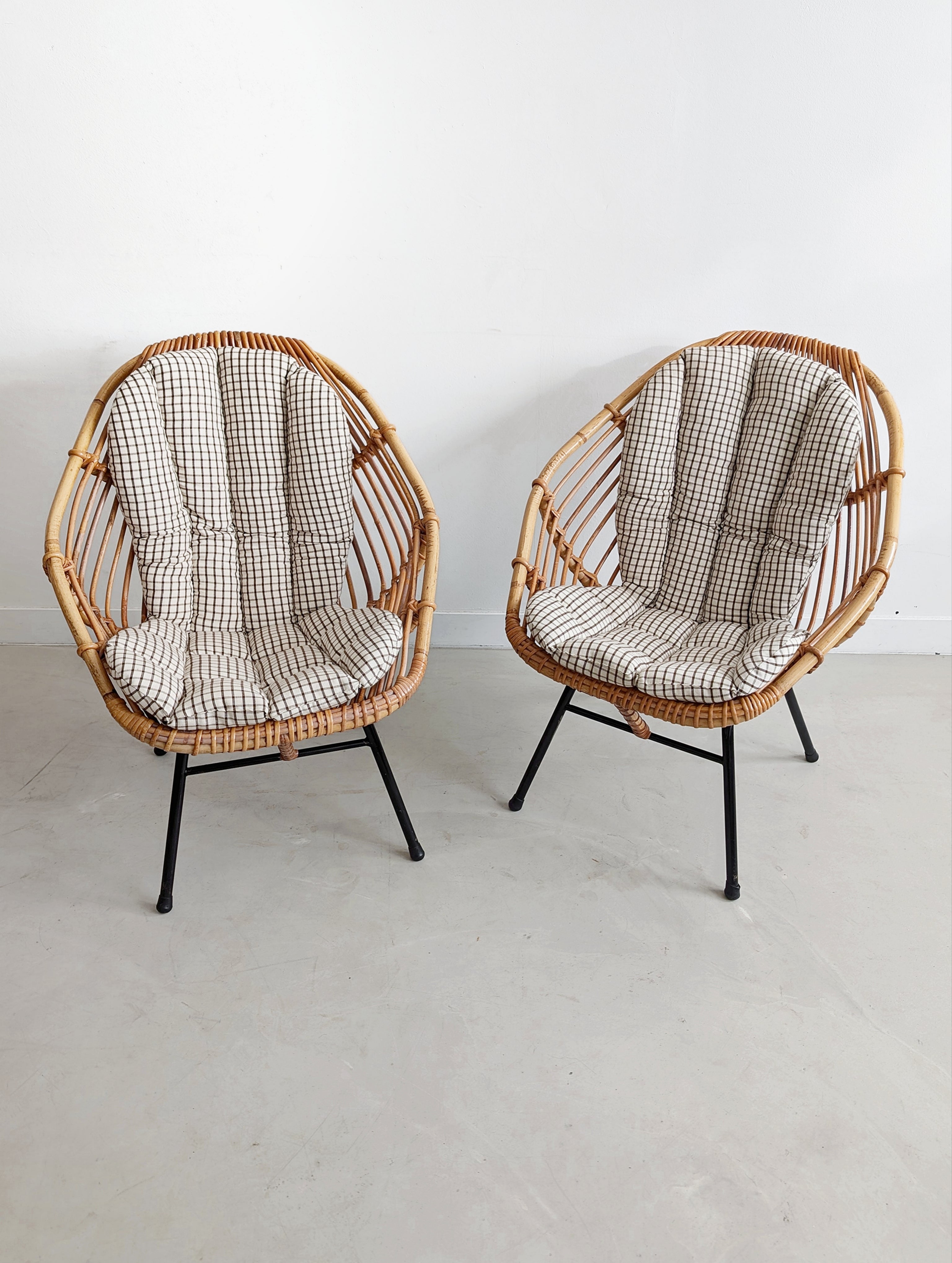 Set_of_2_Mid-Century_Rattan_Lounge_Chairs_in_the_Style_of_Rohé_Noordwolde,_1960s