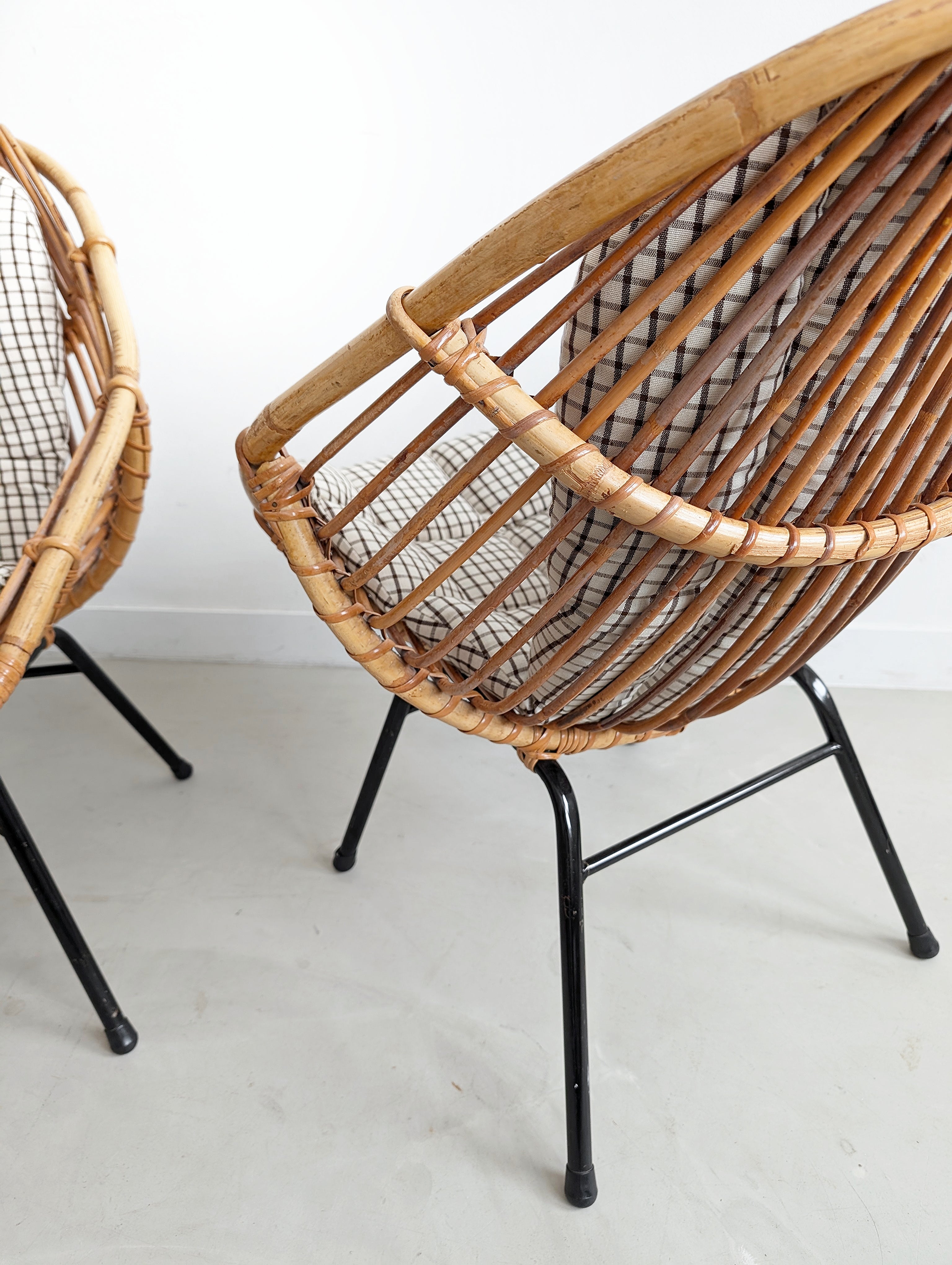 Set_of_2_Mid-Century_Rattan_Lounge_Chairs_in_the_Style_of_Rohé_Noordwolde,_1960s