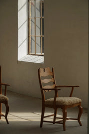 Set_of_2_Razorblade_Armchairs_by_Henning_Kjærnulf_for_E.G._Møbler,_Oak_and_Lambswool,_1960s