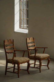 Set_of_2_Razorblade_Armchairs_by_Henning_Kjærnulf_for_E.G._Møbler,_Oak_and_Lambswool,_1960s