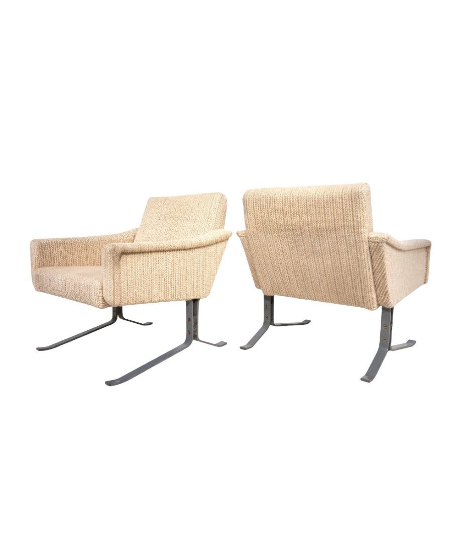 Set_of_2_Röhl_cantilever_lounge_chairs,_1960