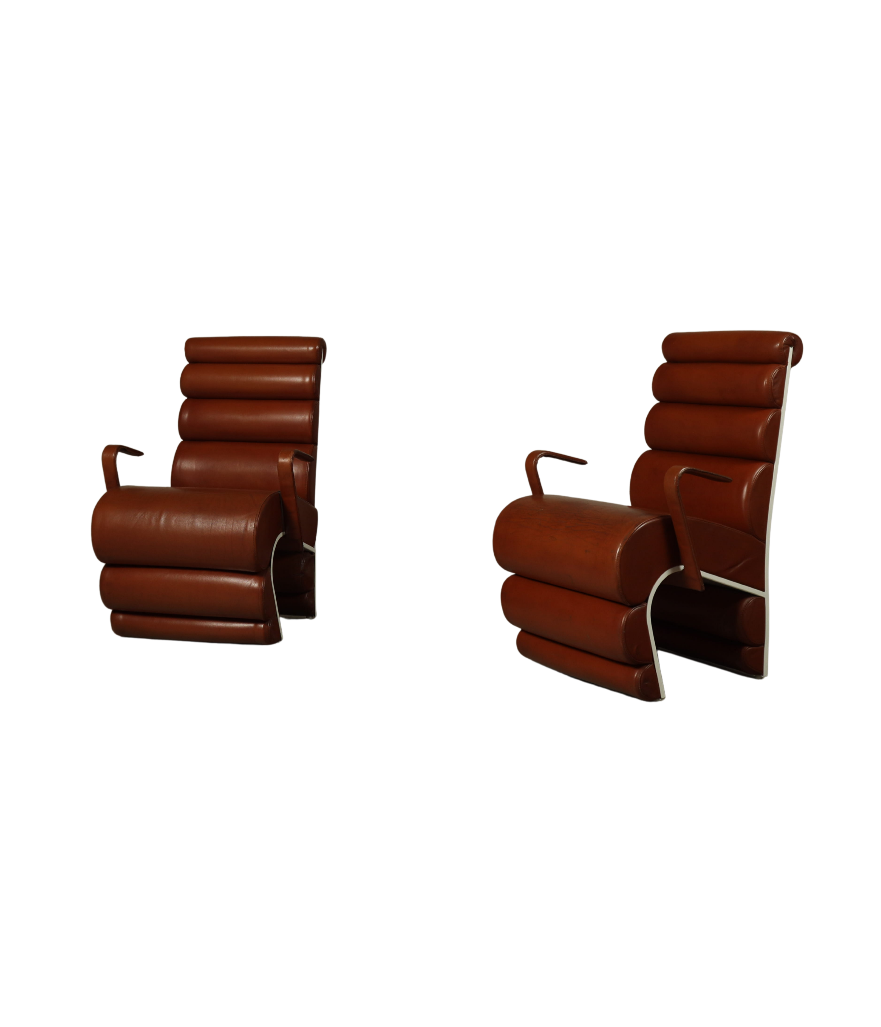 Set_of_2__Sculptural_Armchairs_in_Cognac_Leather_and_White_Lacquered_Metal,_1970s