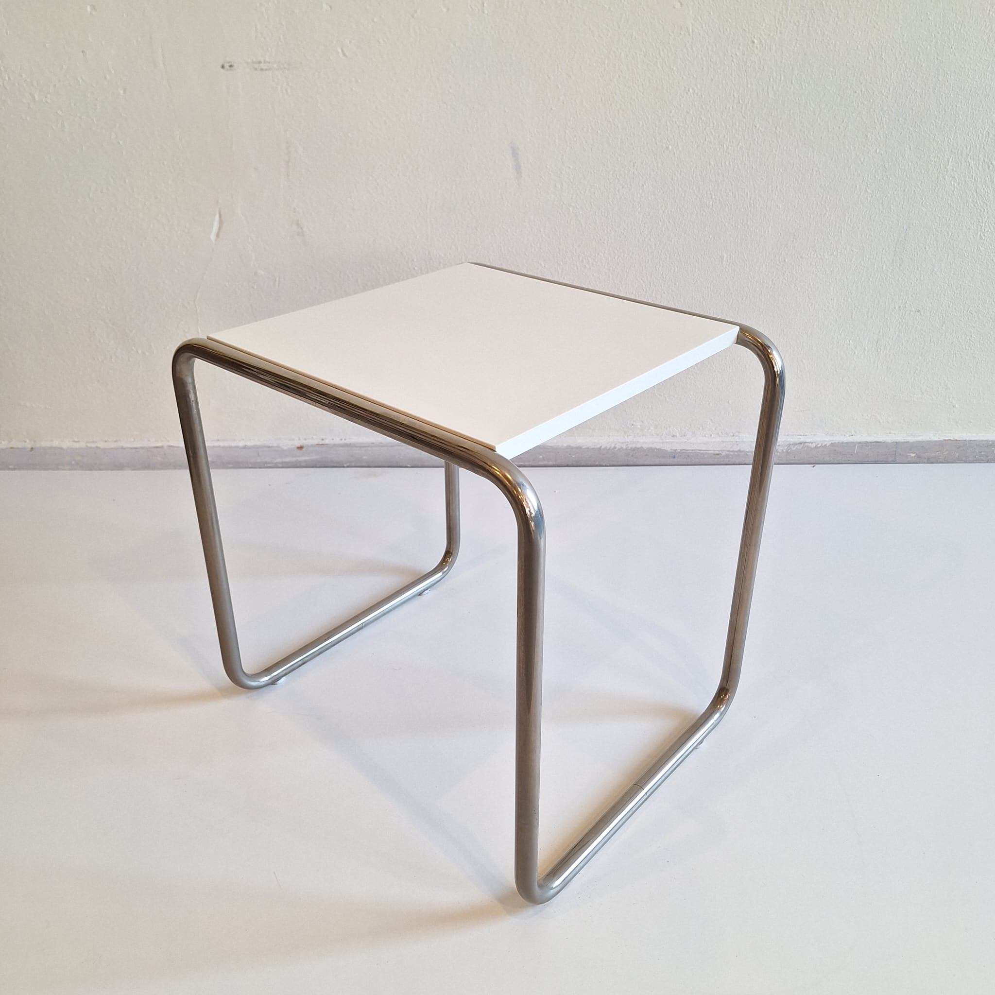 Tecta_B9_Bauhaus_Side_Tables,_Licensed_Bauhaus_Archive_Edition,_1980s
