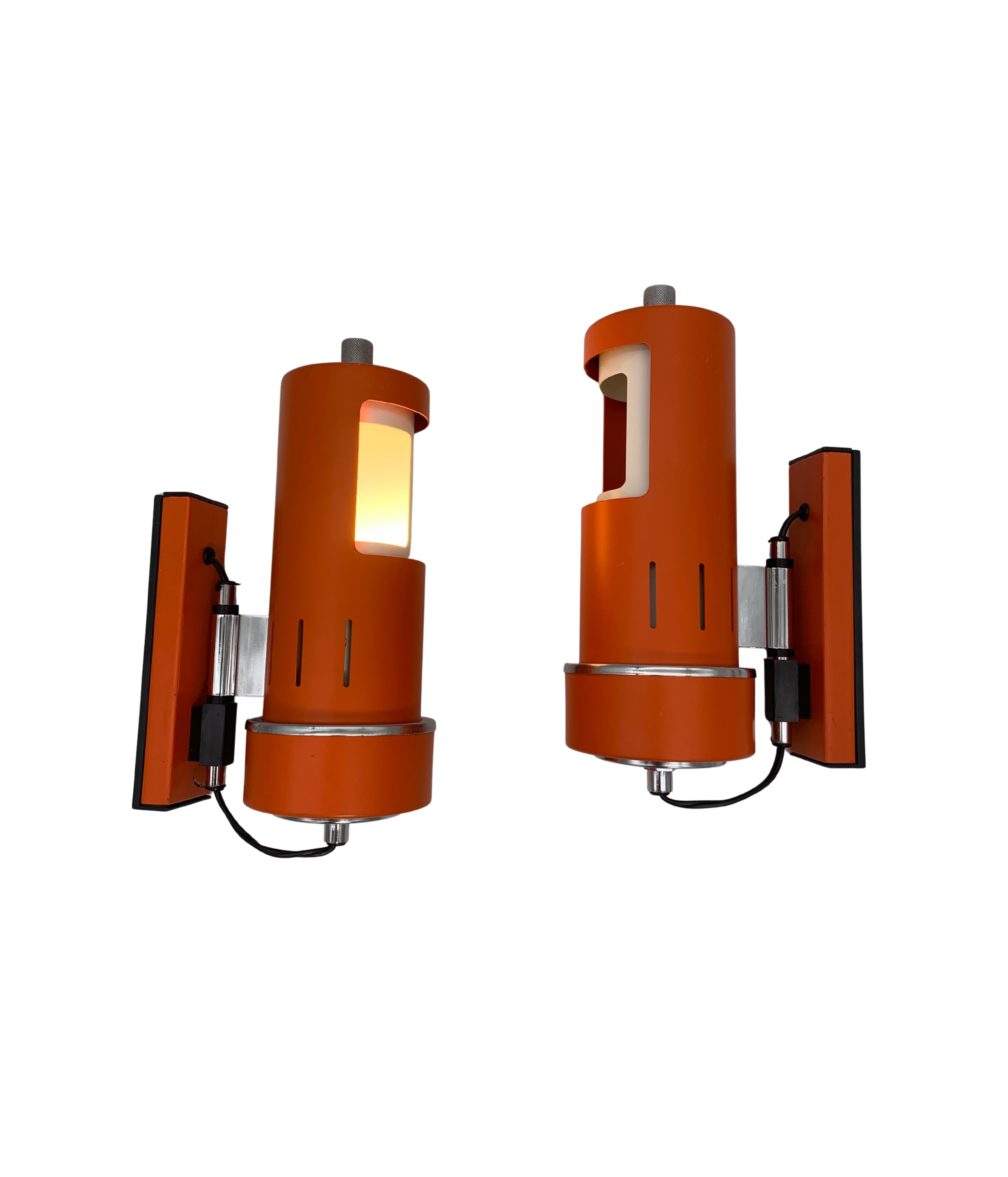 Set_of_2_Space_Age_Adjustable_Wall_Sconces_in_Orange_Metal,_Italian_Modern_Lighting,_1970s