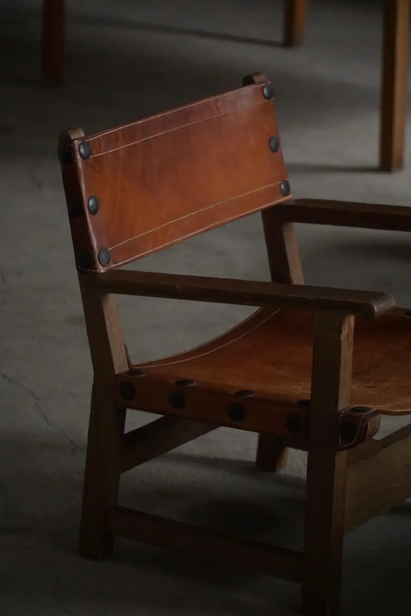 Set_of_2_Spanish_Brutalist_Leather_Armchairs