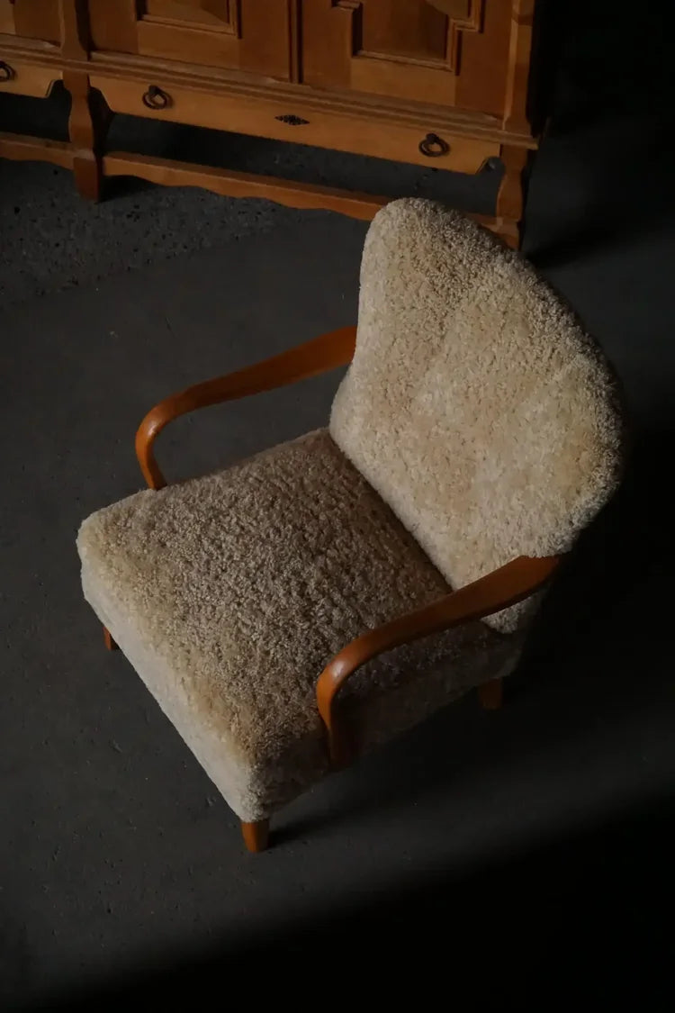 Set_of_2_Swedish_Lounge_Chairs_in_Birch_and_Lambswool