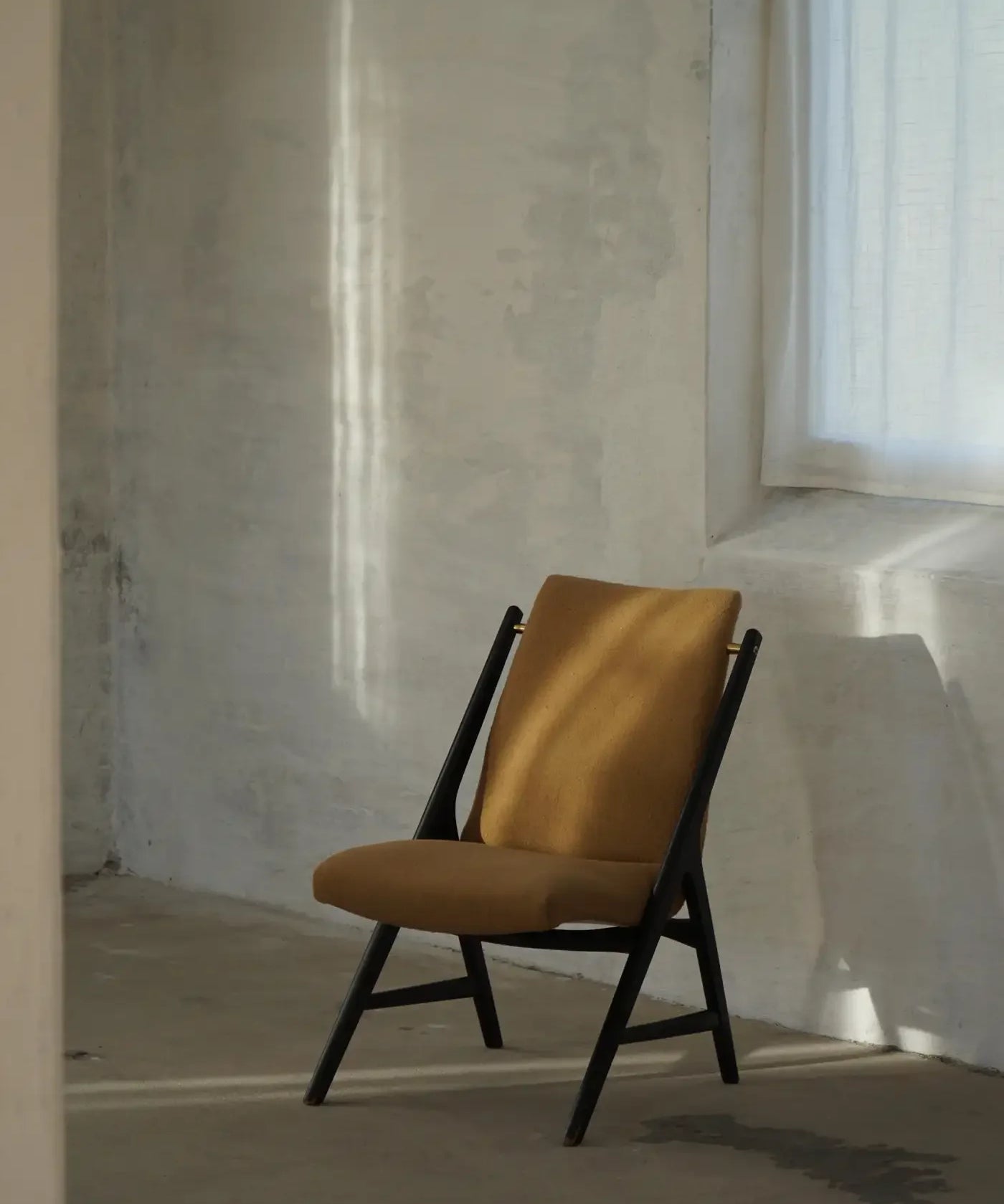 Set_of_2_Swedish_Mid_Century_Bouclé_Lounge_Chairs
